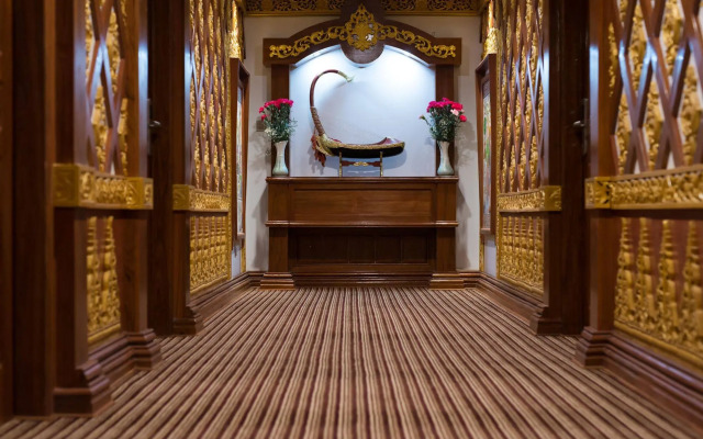 Su Tine San Royal Palace Hotel