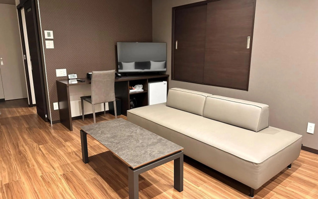 Reftel Osaka Itami Airport Hotel