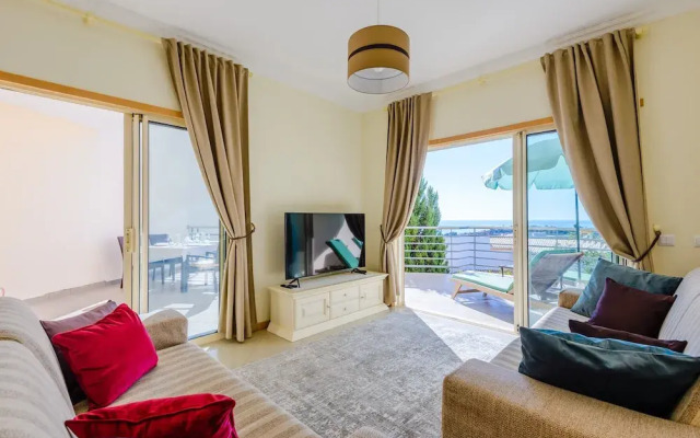 Sea view Apartment with 2 huge Terraces & Swimming pools