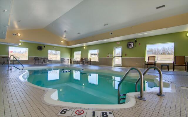 Holiday Inn Express Hotel & Stes Kansas City Sports Complex, an IHG Hotel