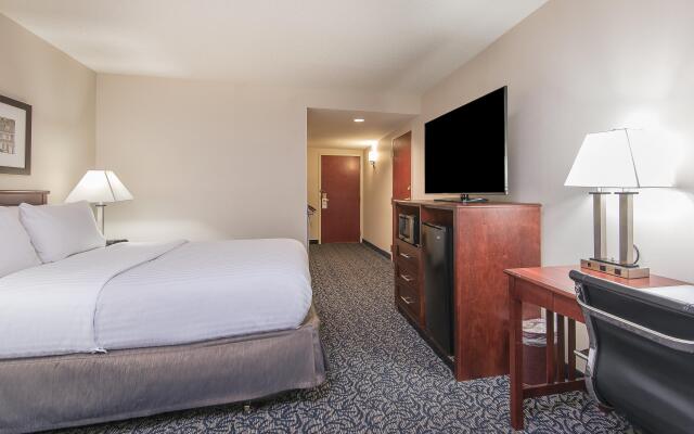 Holiday Inn Express & Suites Philadelphia - Mt. Laurel by IHG