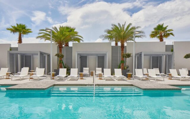 The Daytona, Autograph Collection