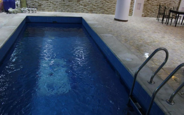 Al-rfahya Crown Hotel