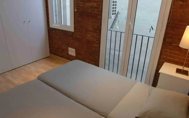 Old Town Apartment With Balcony And Wifi
