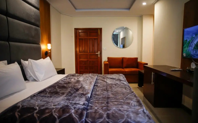 Grand Premium Continental Hotel