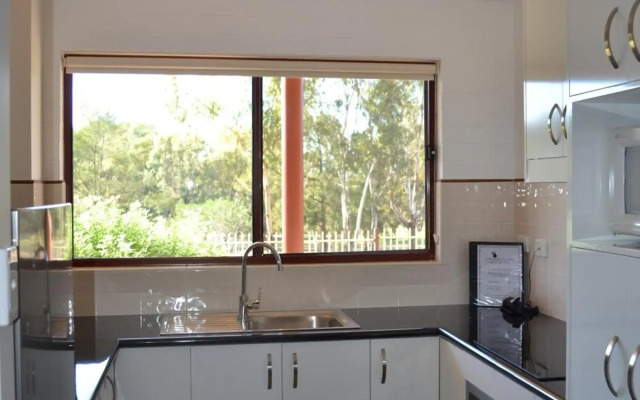 Cattlemans Country Motor Inn & Serviced Apartments