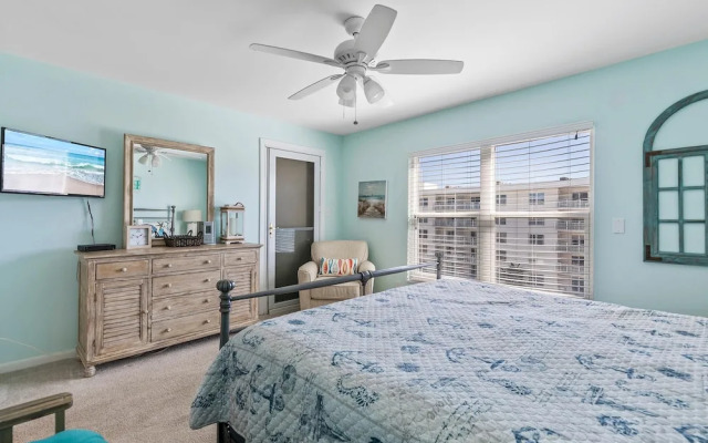 Sea Coast Gardens II 410