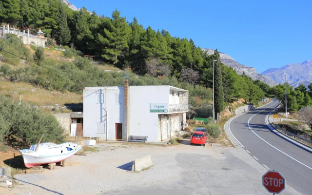 Apartments with a parking space Marusici, Omis - 954