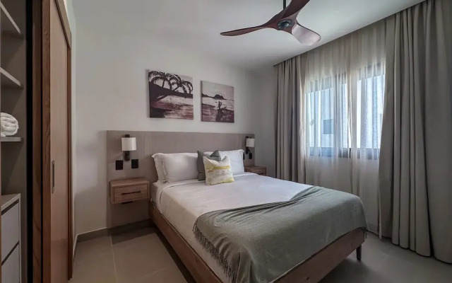 Spectacular Golf Front 3BR Apartment!