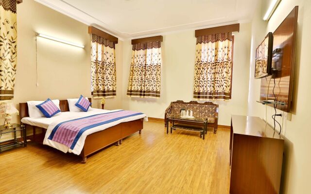 OYO Flagship 402 Hotel Noida Residency