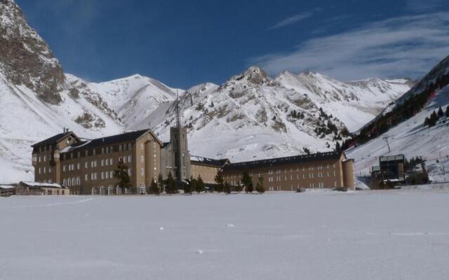 Hotel & Apartaments Vall de Núria