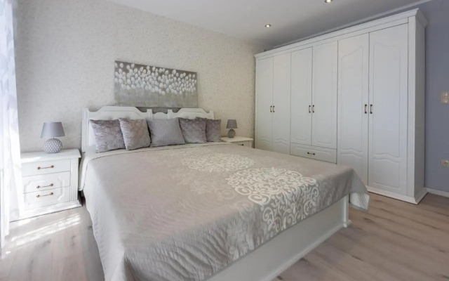 Villa Green Point