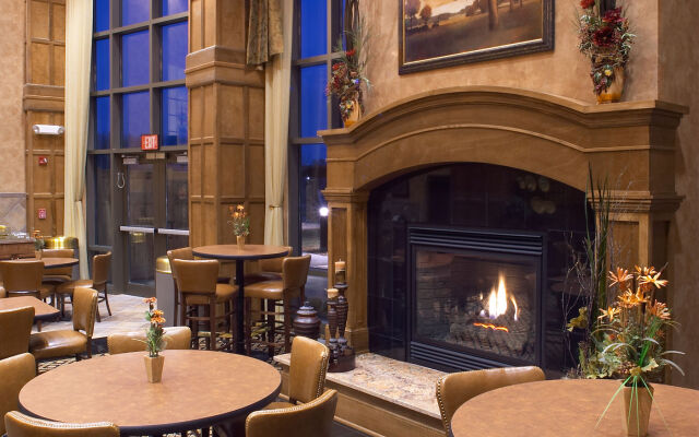 Clubhouse Hotel Suites Sioux Falls