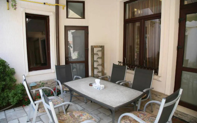 City Garden Hotel