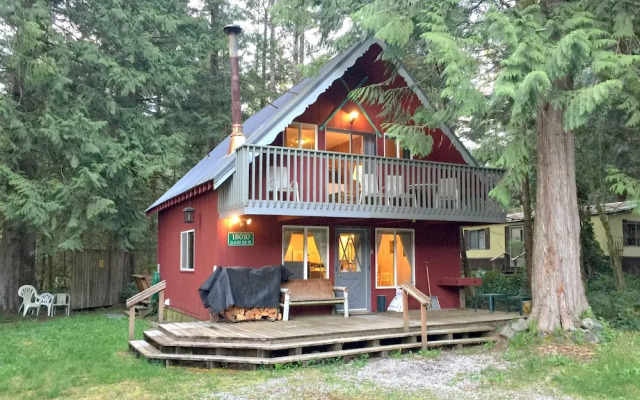 Mt Baker Rim Cabin 63 - A Traditional ski Chalet Pet Friendly Free Wi-fi