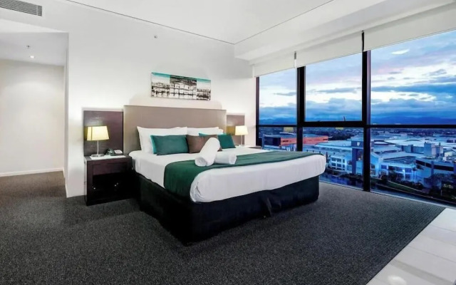 3BRM Broadbeach Skyline Nook