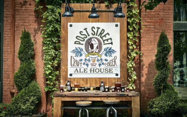 The Louie, A Davenport Hotel, Autograph Collection®