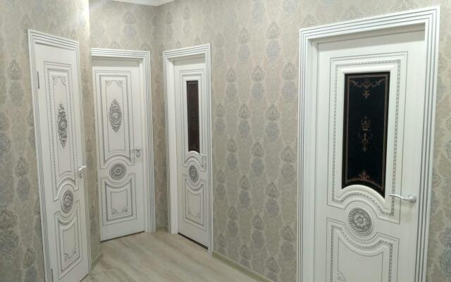 Apartments on Orangereynaya street 21 k1