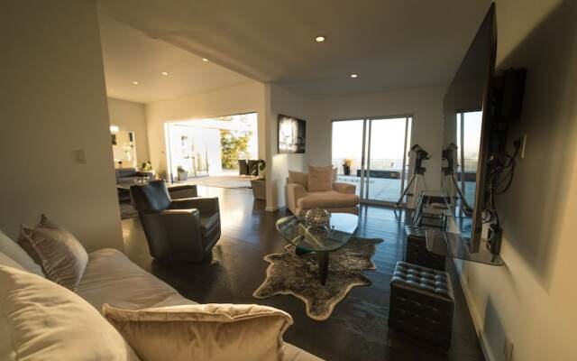 Villa High Views
