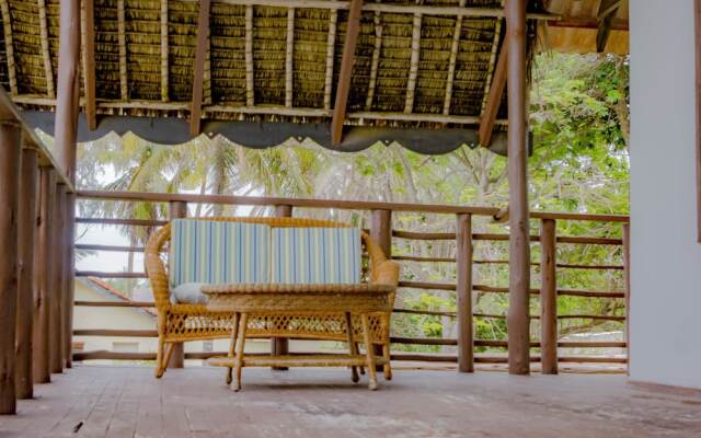 Bahari Beach Castle Lodge