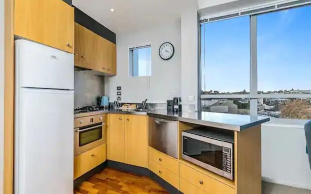Stylish One Bedroom Apartment - Gym & Free Parking