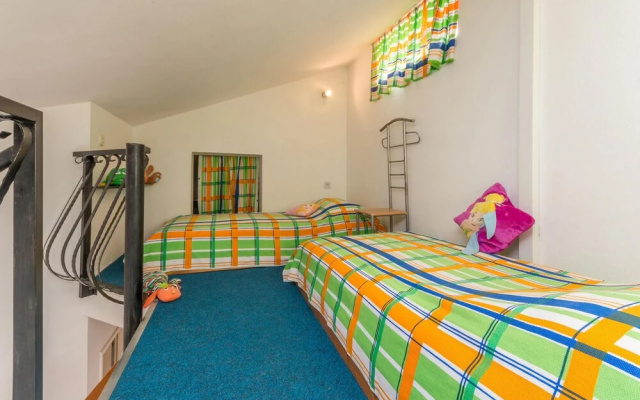 Stunning Apartment in Sukosan With Wifi and 2 Bedrooms