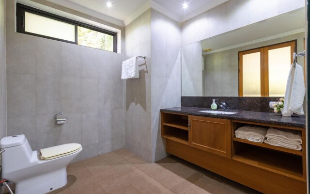 Large 6 Bed Luxury Villa on the Golf Course (PHJ)