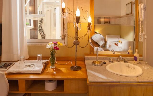 1555 Malabia House Hotel
