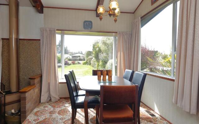 Boat Harbour House - Te Anau Holiday Home