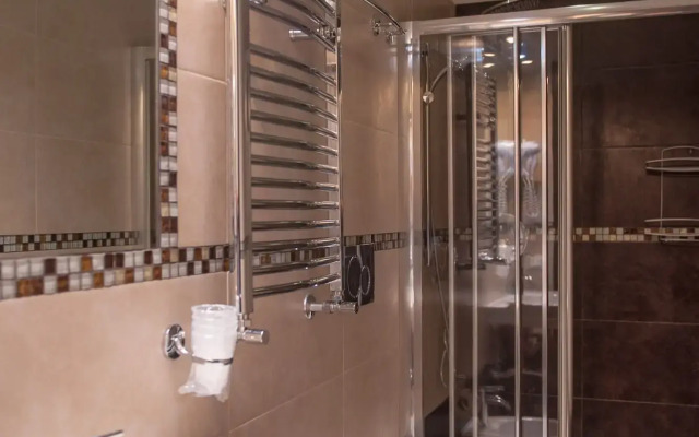 Rome King Suite