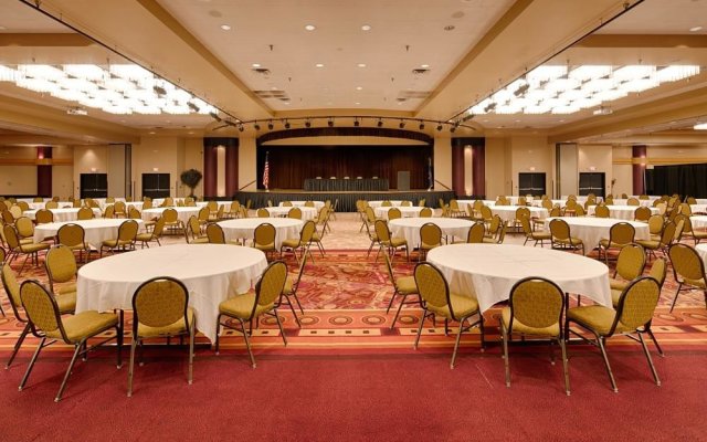 Holiday Inn Omaha Convention Center
