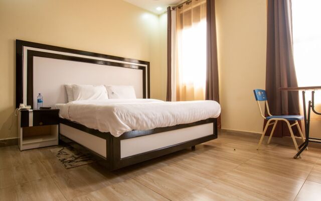 Trisek Hotel