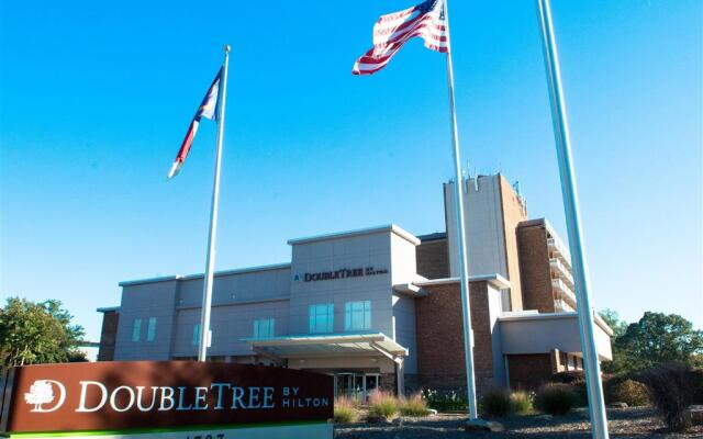 DoubleTree by Hilton Raleigh Brownstone University