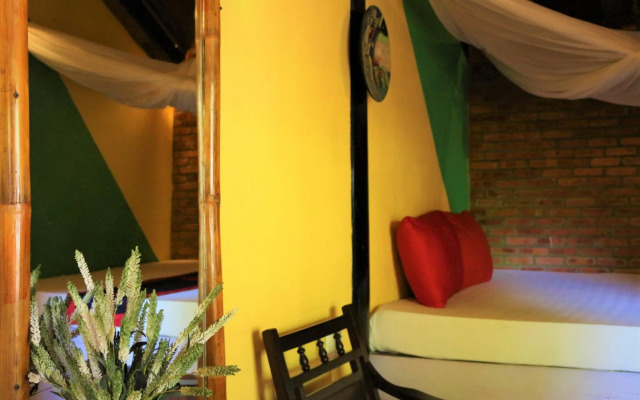Under the coconut tree - Hostel