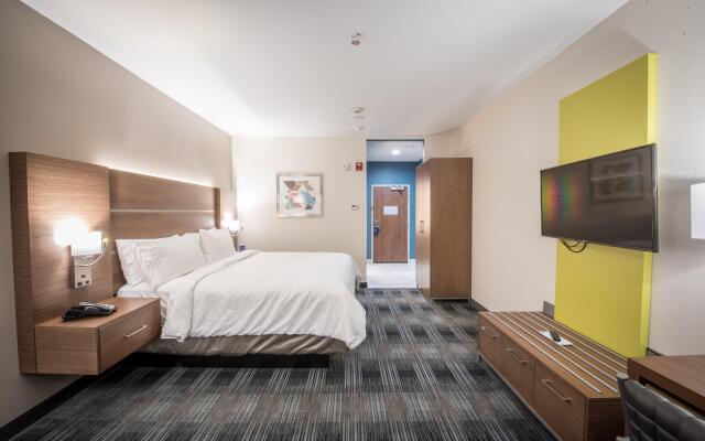 Holiday Inn Express and Suites Houston Westchase - Westheimer by IHG