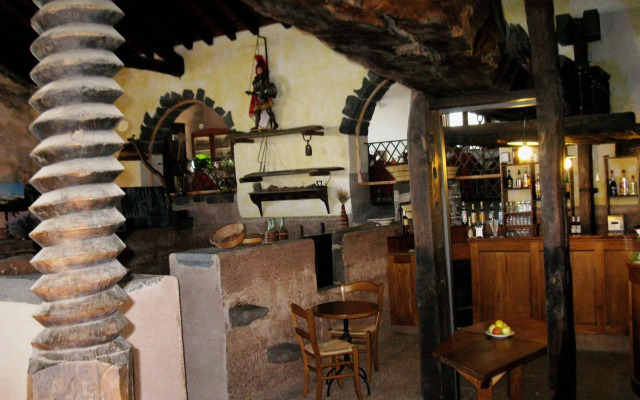 La pietra antica O' munti