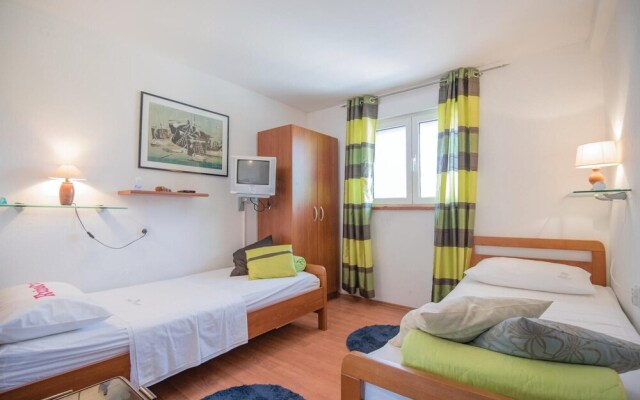 Awesome Home in Sucuraj With Wifi and 3 Bedrooms