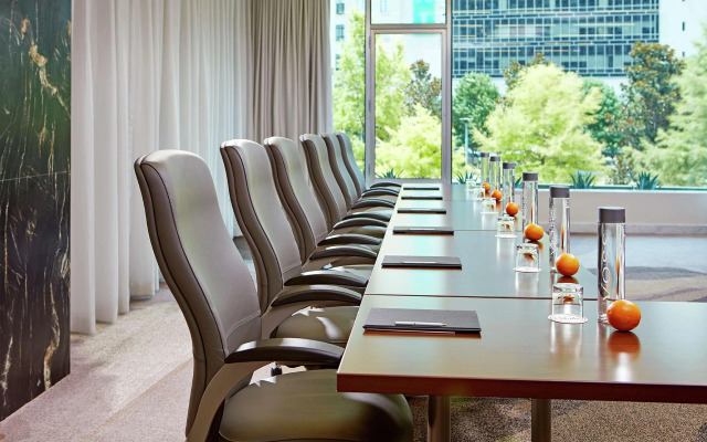 The Statler Dallas Curio Collection By Hilton