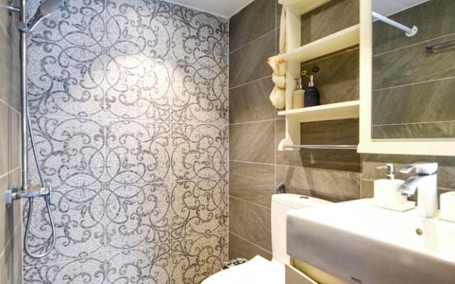 Ty House Managed by Lily Home