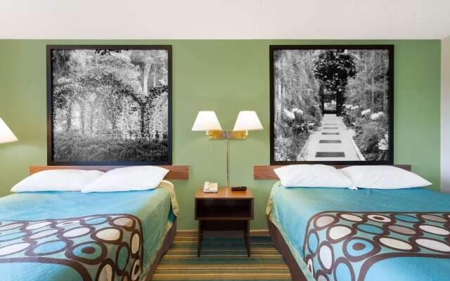 Super 8 by Wyndham Harrisburg Hershey West