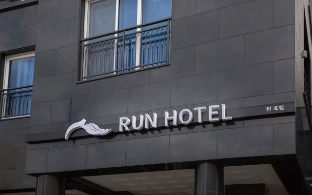 Run Hotel