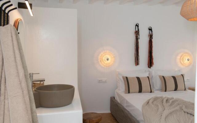 Little Villa amid Super Paradise-JackieO' Mykonos