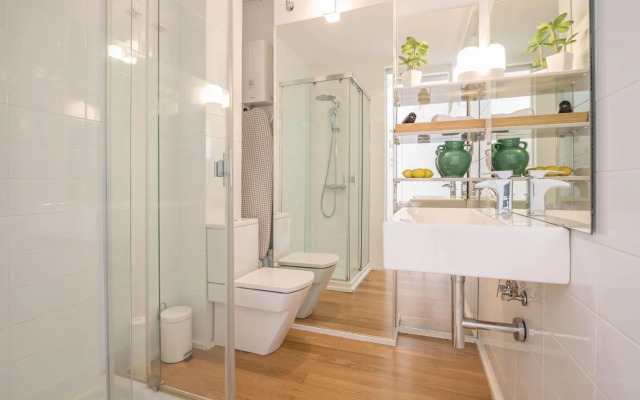 Betis Deluxe Riverside by Valcambre