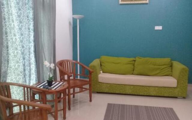 The Seroja Homestay Gong Badak