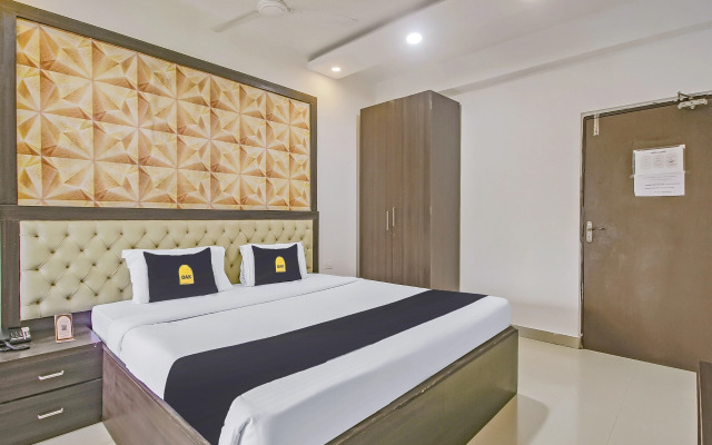 Super OYO Townhouse OAK The Platinum Studio 50