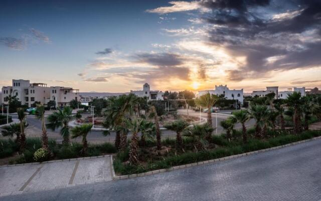 Earthy & Tranquil 1 BR Apt with Pool & Beach Access