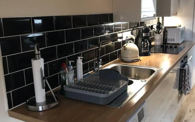 Modern Penthouse With Views in Stroud