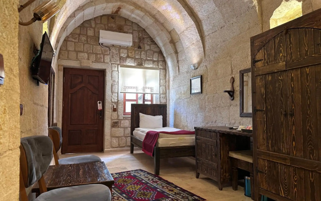 Under Cave Hotel