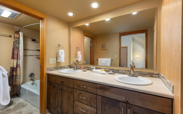 1610 Quicksilver Condo