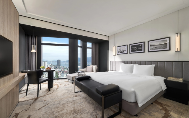 Crowne Plaza Danang City Centre by IHG – Guest Rooms – Da Nang